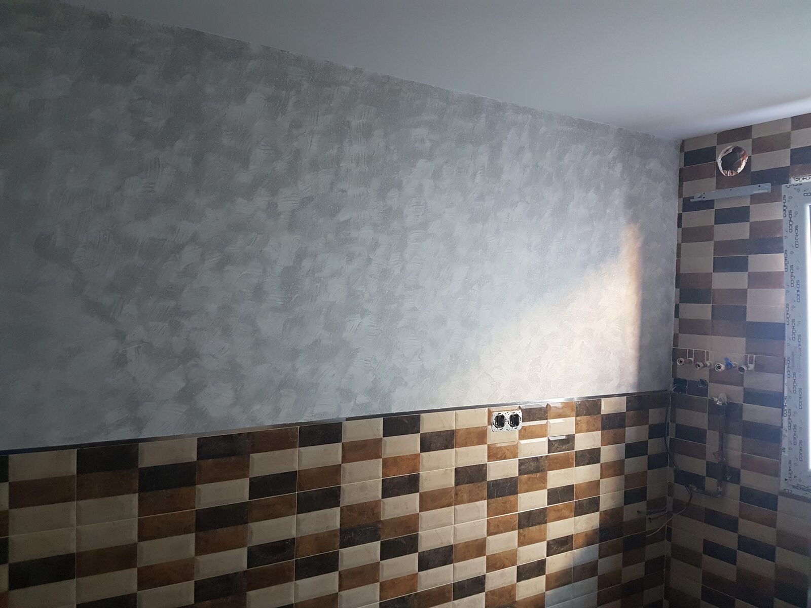 Estuco gris en baño