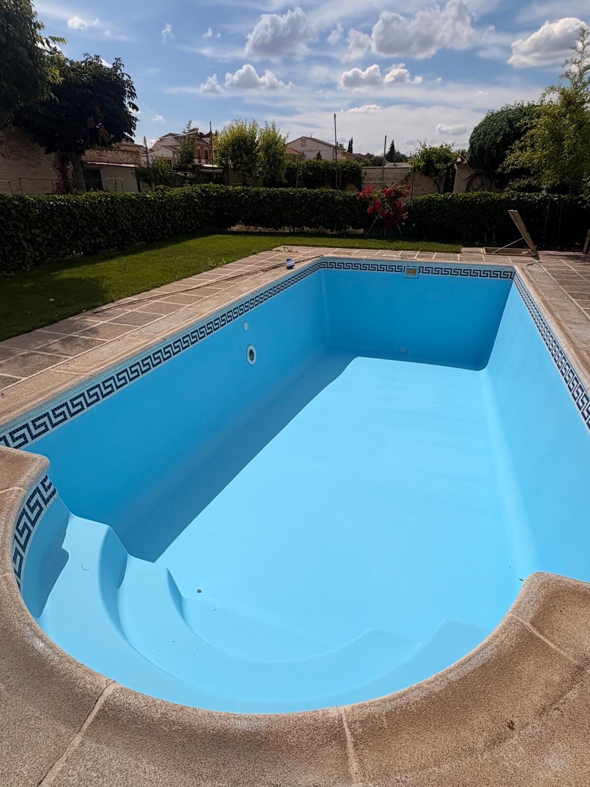 Piscina con resina terminada